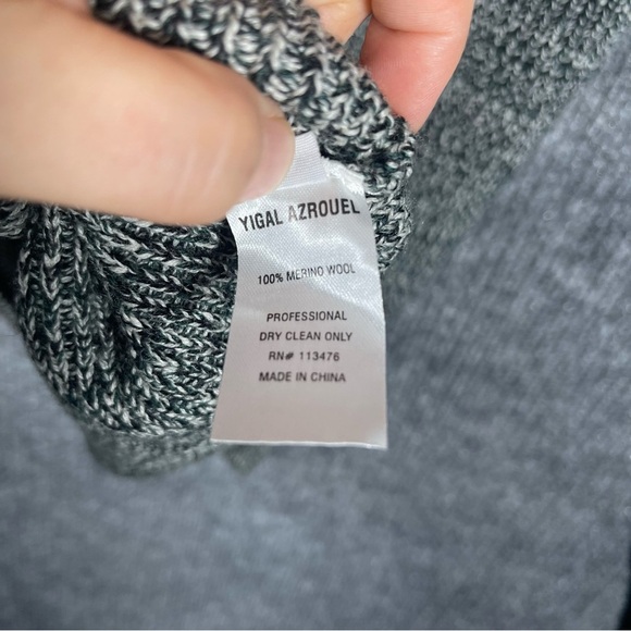 Yigal Arzouel Men’s Small Grey 100% Merino Wool Preppy Pullover V Neck Sweater - Picture 10 of 10